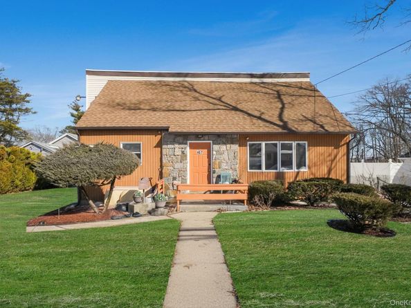 467 Carlls Path, Deer Park NY 11729