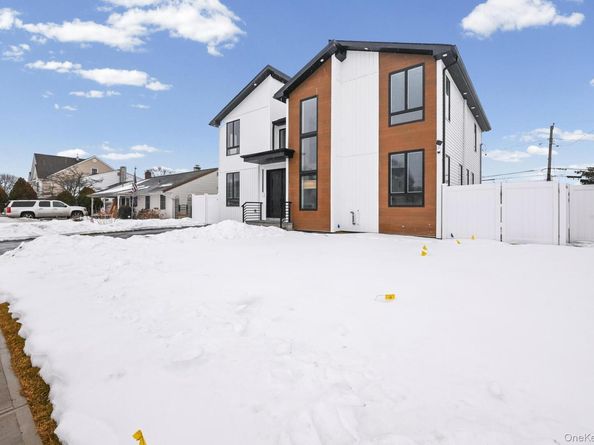 14 Hoover Lane, Bethpage NY 11714