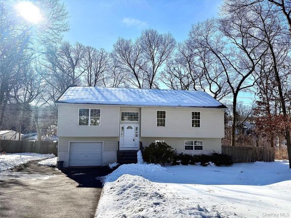 2 New Street, Holtsville NY 11742