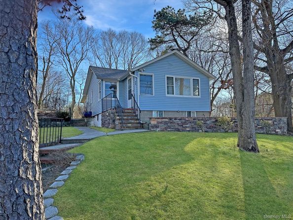 69 Hill Drive, Riverhead NY 11901