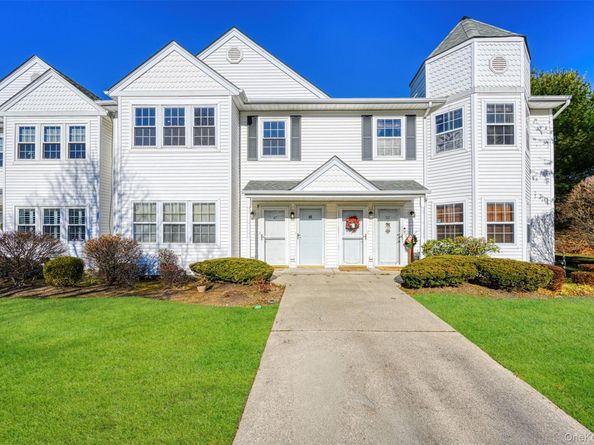 48 Victorian Lane, Medford NY 11763