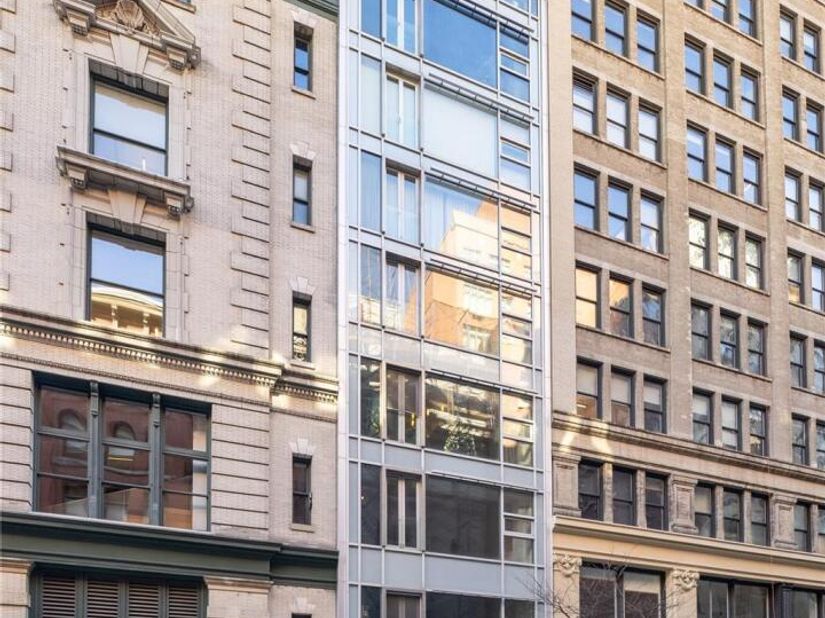 116 W 22nd Street 3, New York (Manhattan) NY 10011