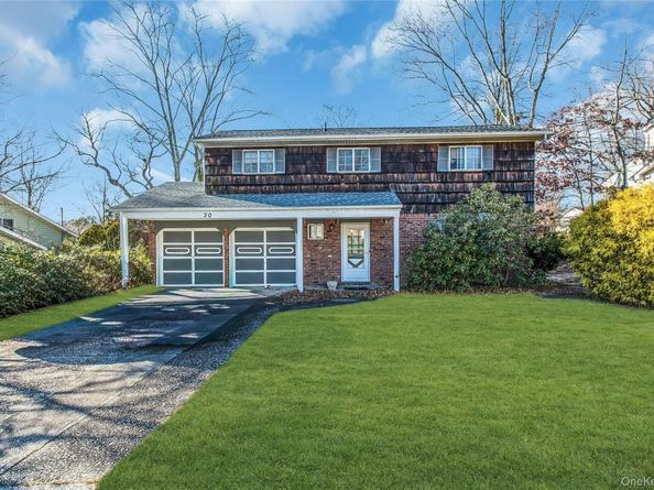 30 Glacier Drive, Smithtown NY 11787