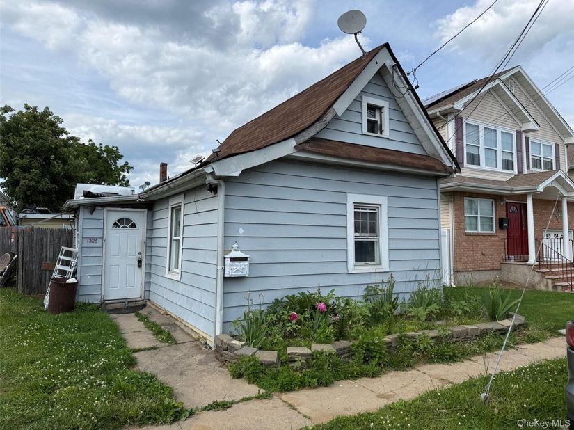 1326 Star Avenue, Elmont NY 11003