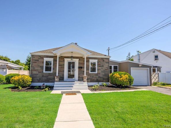 47 Walnut Avenue E, Farmingdale NY 11735