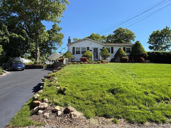 3 Commack Road, Sound Beach NY 11789