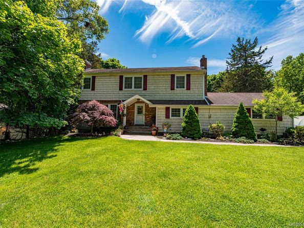 3 Thompson Hill Road, Saint James NY 11780
