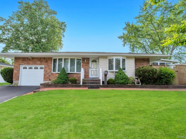 13 Fruitwood Lane, Commack NY 11725