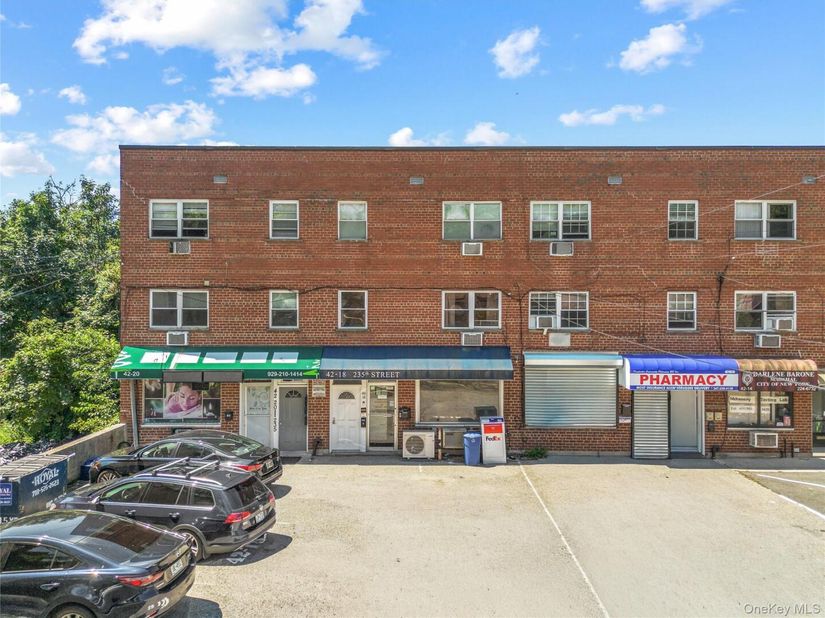 42-18 235 Street, Douglaston NY 11363