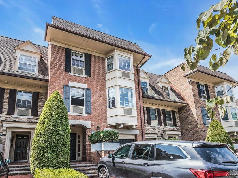 13-24 208th Place 167U, Bayside NY 11360