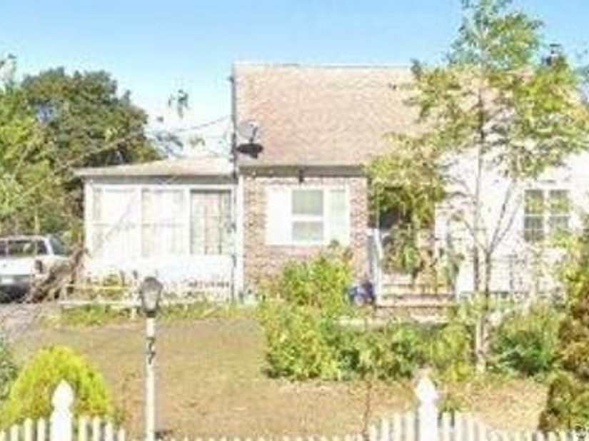 77 Farrington Avenue, Bay Shore NY 11706