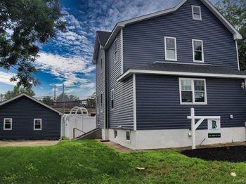 21 Randall Avenue