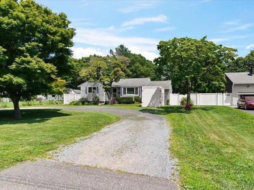 101 Lake Avenue, Saint James NY 11780