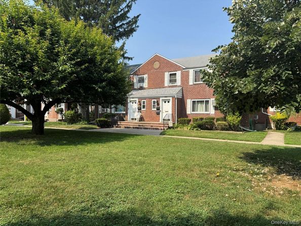 260-38 73 Avenue B1, Glen Oaks NY 11004