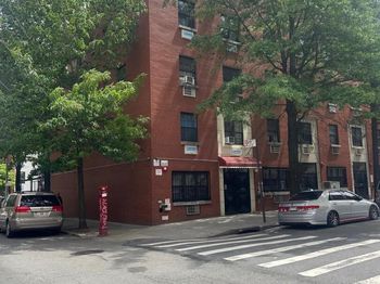 1988 Marmion Avenue