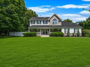 62 Ridgefield Dr