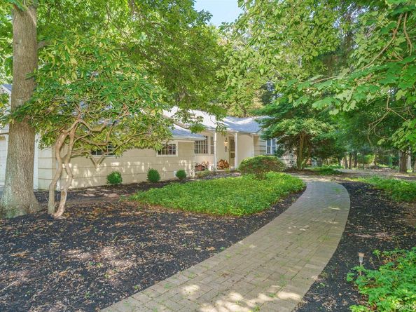 16 Landing Meadow Road, Smithtown NY 11787
