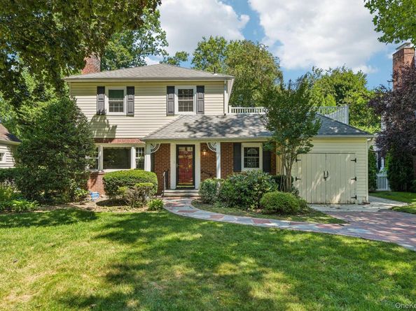 93 Transverse Road, Garden City NY 11530