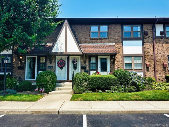 445 Mariners Way, Copiague NY 11726