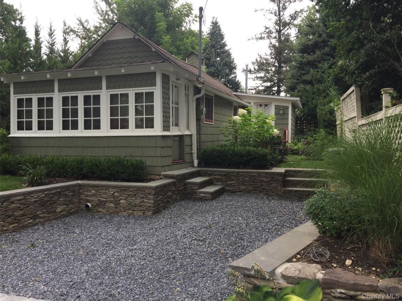80 15th Avenue, Sea Cliff NY 11579