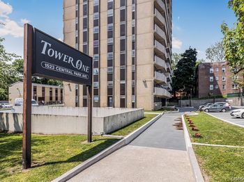 1523 Central Park