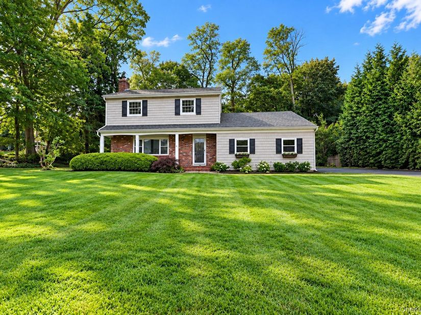 2 Salem Drive, Stony Brook NY 11790