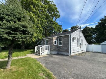 184 Suffolk Avenue