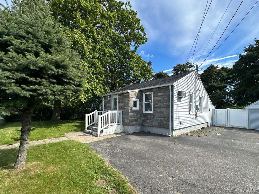 184 Suffolk Avenue, Brentwood NY 11717