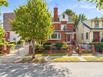 132 E 238th Street