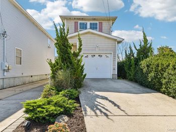 5 Martin Street W