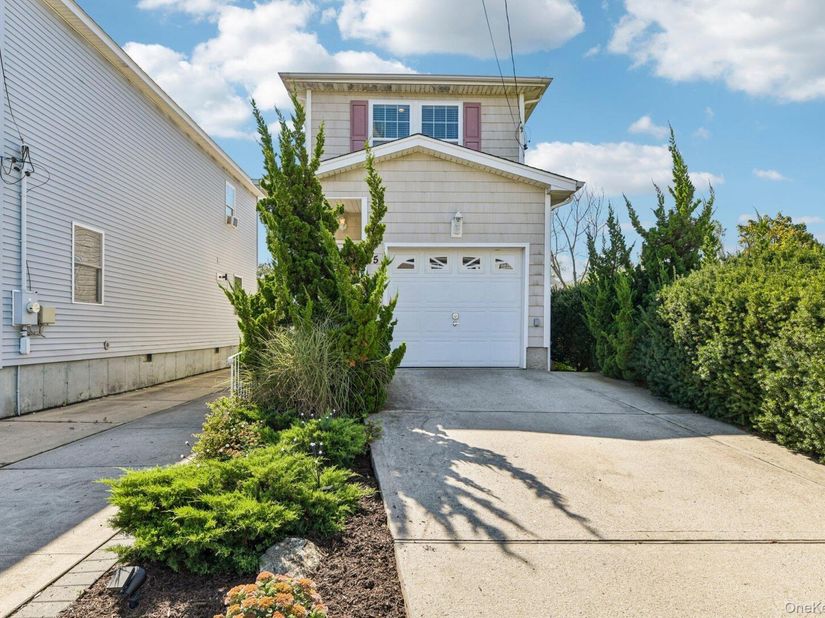 5 Martin Street W, East Rockaway NY 11518