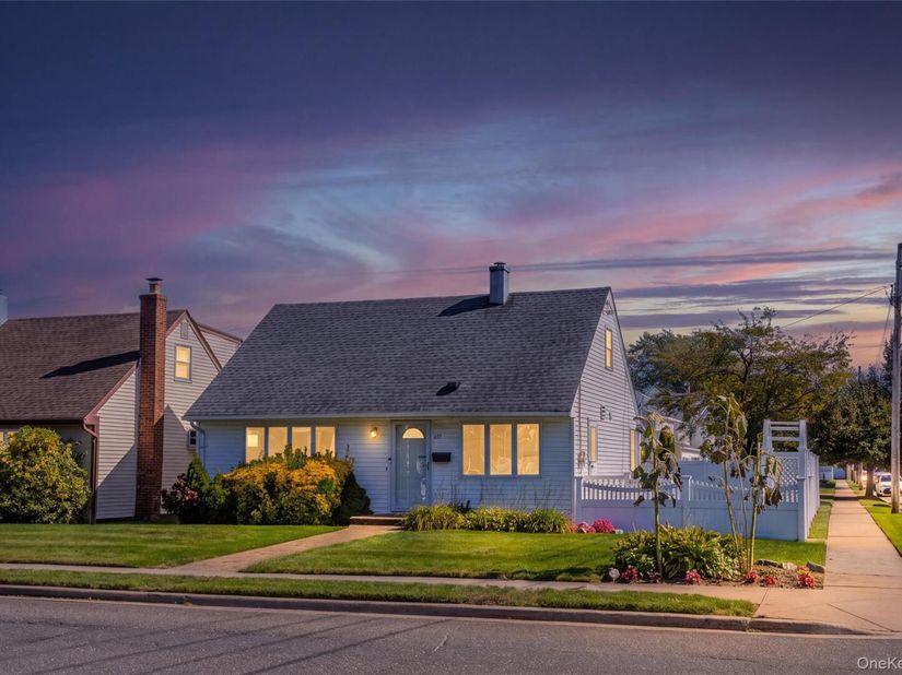271 Forest Avenue, Massapequa NY 11758