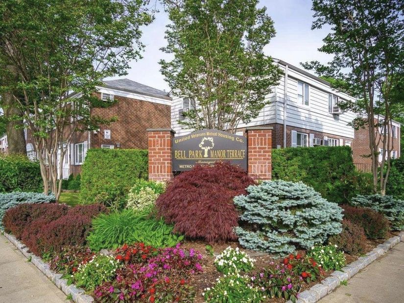 221-51 Manor Road Upper, Queens Village NY 11427