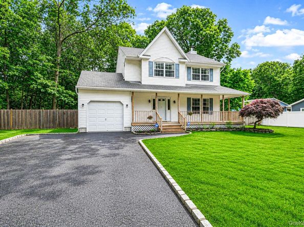 2 Community Road, Coram NY 11727