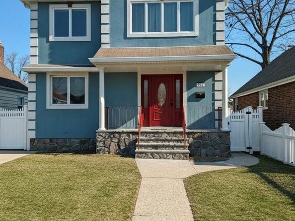 267 Seidman Place, Franklin Square NY 11010