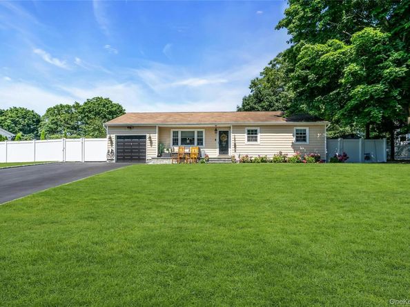 3 Lillian Road, Nesconset NY 11767