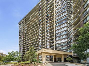 2 Bay Club Drive