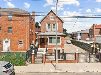 2328 Williamsbridge Road