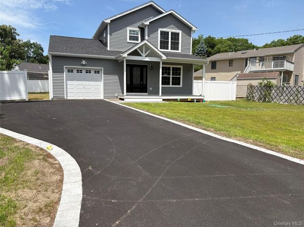 492 Blue Point Road,, Farmingville NY 11738