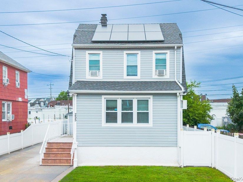 255 Cochran Place, Valley Stream NY 11581