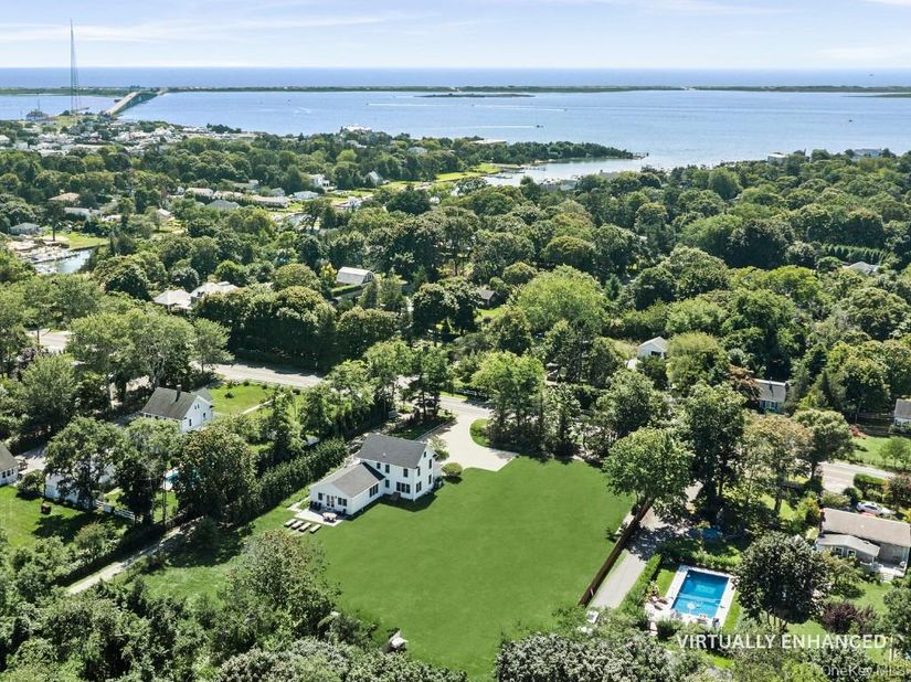 11 Shinnecock Road, Hampton Bays NY 11946