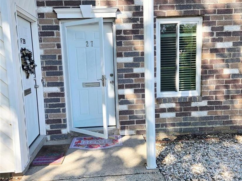 27 Fargo Court 27, Coram NY 11727