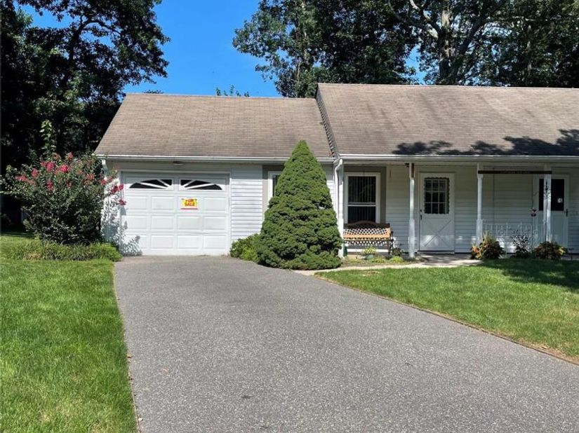 152A Laurance Lane A, Ridge NY 11961