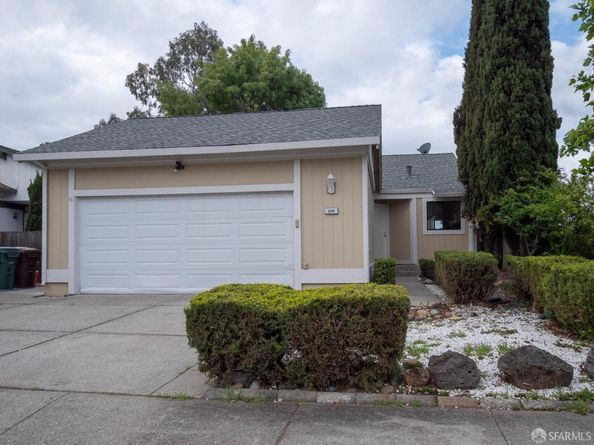 325 Newbury Street, Hercules CA 94547
