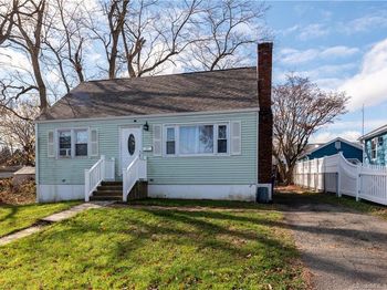 25 Myron Avenue