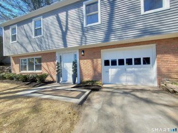 17 Woodlawn Avenue