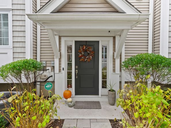 91 W Broad Street 11, Stamford CT 06902