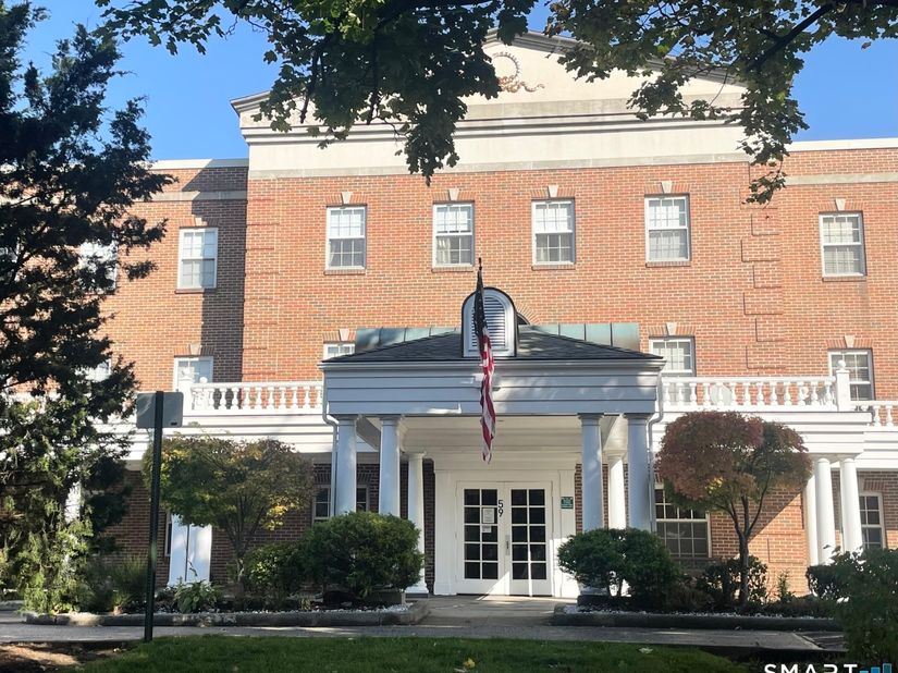 59 Courtland Avenue 2M, Stamford CT 06902