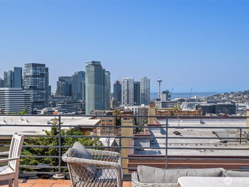 712 E Denny Way 501, Seattle WA 98122