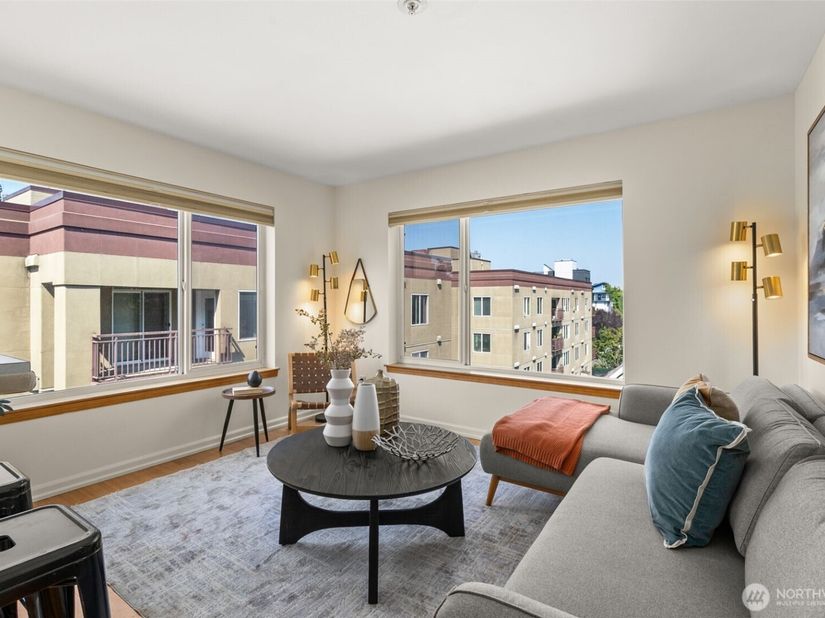 712 E Denny Way 501, Seattle WA 98122